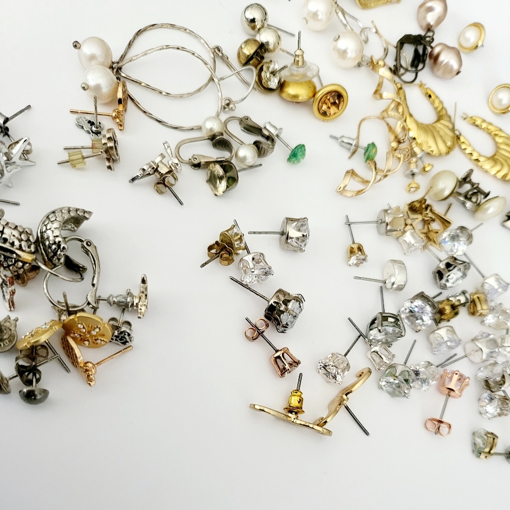Lot of 48 earrings